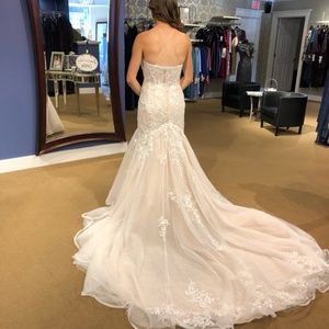 Essense of Australia Dresses - NEW, UNTAILORED Essense of Australia Wedding Dress Essense of Australia Dresses - NEW, UNTAILORED Essense of Australia Wedding Dress
